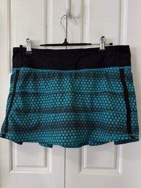 Lululemon Athletic Skirt – Size 8 (Teal Pattern)